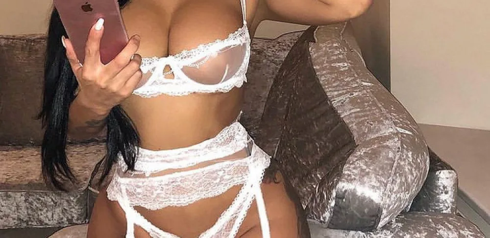 Lily escort Leeds